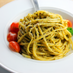 Tagliatelle z pesto trapanese