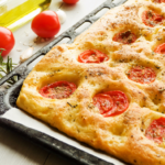 Focaccia z pomidorkami i oregano