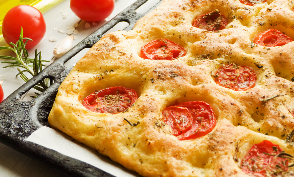 Focaccia z pomidorkami i oregano