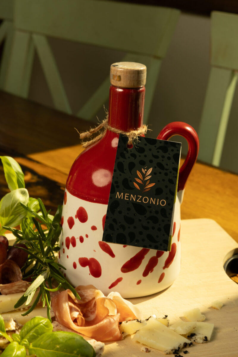 Nativem Olivenöl Extra - Keramikflasche Menzonio Rotwein – Bild 3