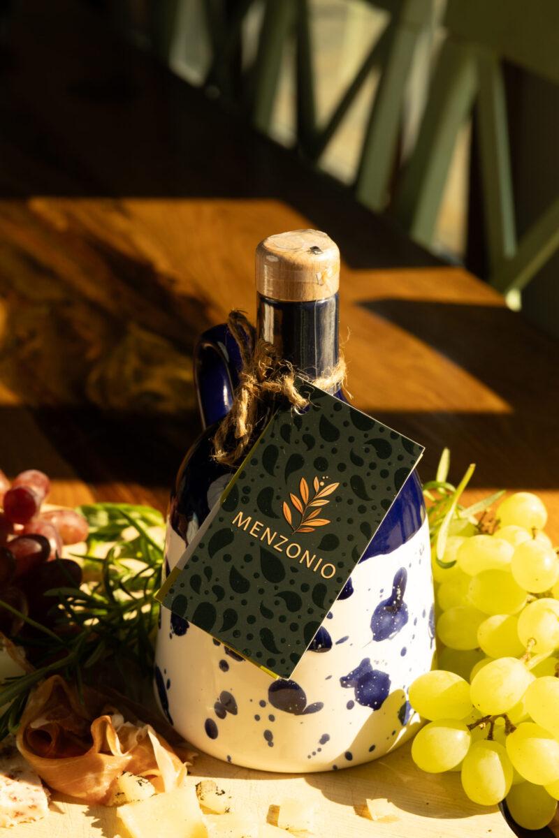 Nativem Olivenöl Extra - Keramikflasche Menzonio Dunkelblau – Bild 6